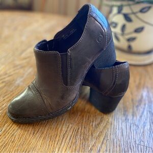 Born Shoe Bootie Brown/Taupe 7